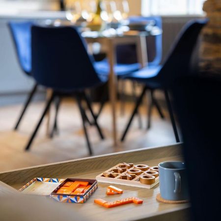 Spacious - Contemporary 2Br Apartment - Central Ambleside - Parking Buitenkant foto