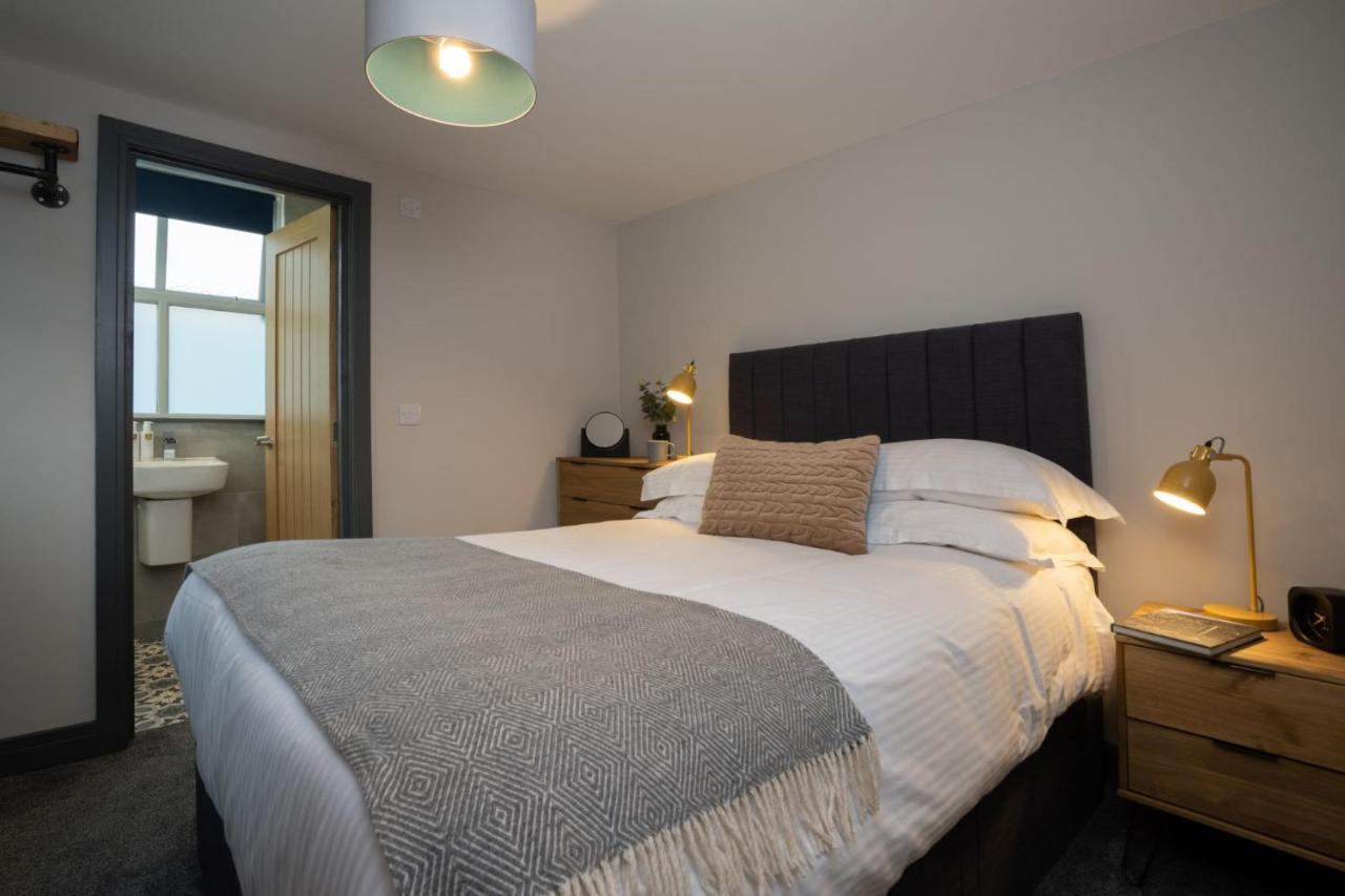 Spacious - Contemporary 2Br Apartment - Central Ambleside - Parking Buitenkant foto