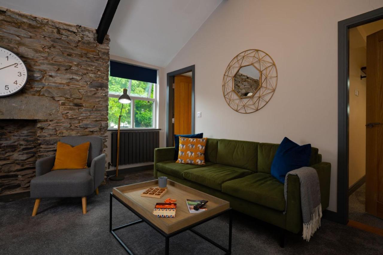 Spacious - Contemporary 2Br Apartment - Central Ambleside - Parking Buitenkant foto
